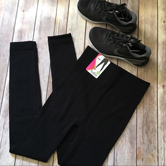 Black or hot pink textured leggings - Picture 2 of 6